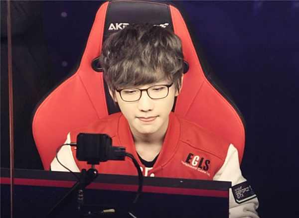 话背后的意 话背后的意